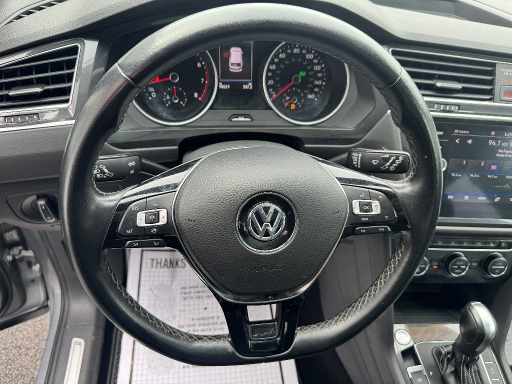 Used 2021 Volkswagen Tiguan SE R-Line image 13