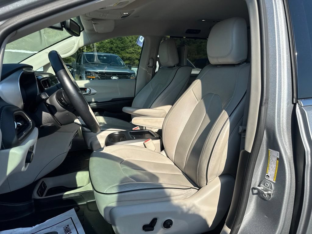 Used 2018 Chrysler Pacifica Limited FWD image 9