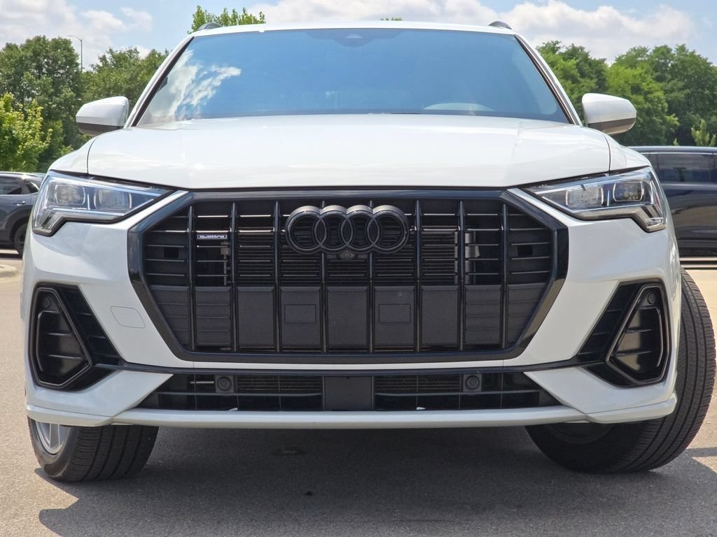 Used 2022 Audi Q3 2.0T Premium Plus w/ Premium Plus Package AWD/4WD image 3