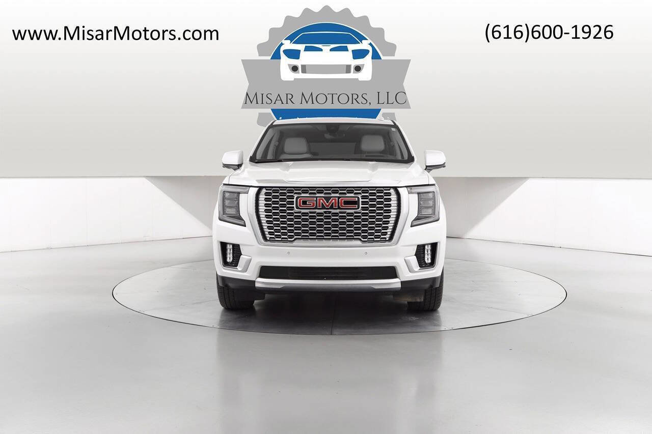 Used 2021 GMC Yukon Denali w/ Denali Premium Package image 9