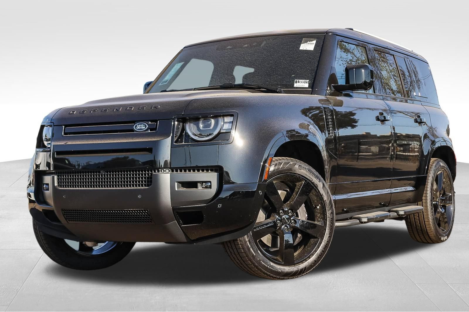 New 2026 Land Rover Defender 110 X-Dynamic SE AWD/4WD image 1