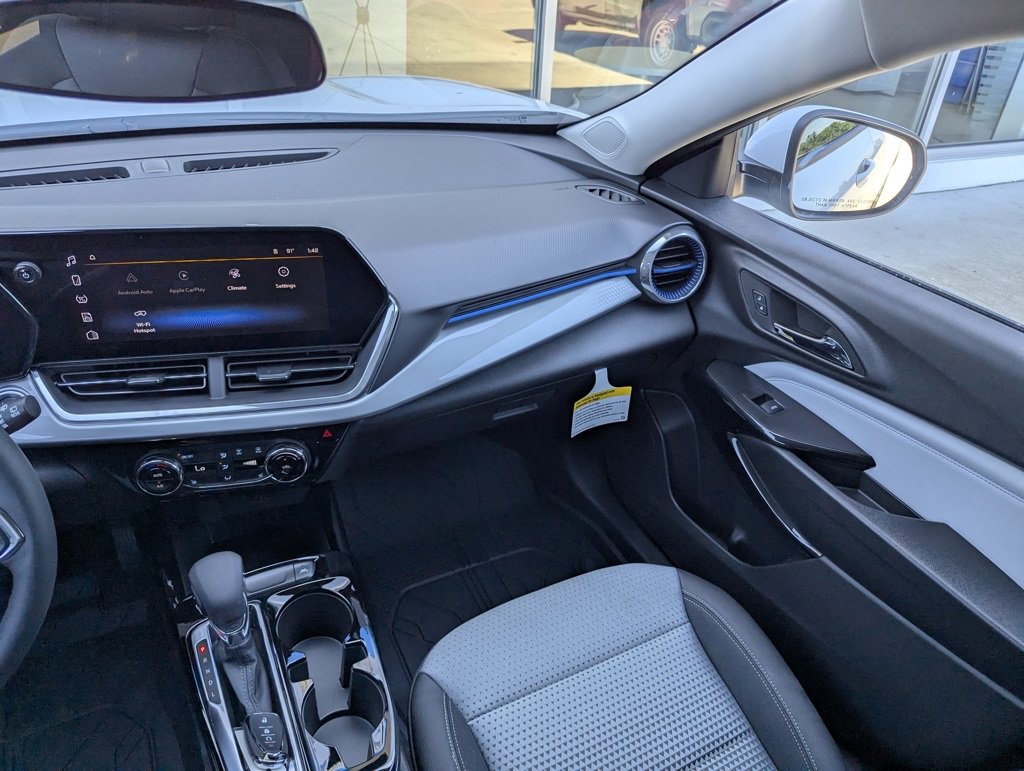 New 2025 Chevrolet Trax LT w/ LT Convenience Package image 19