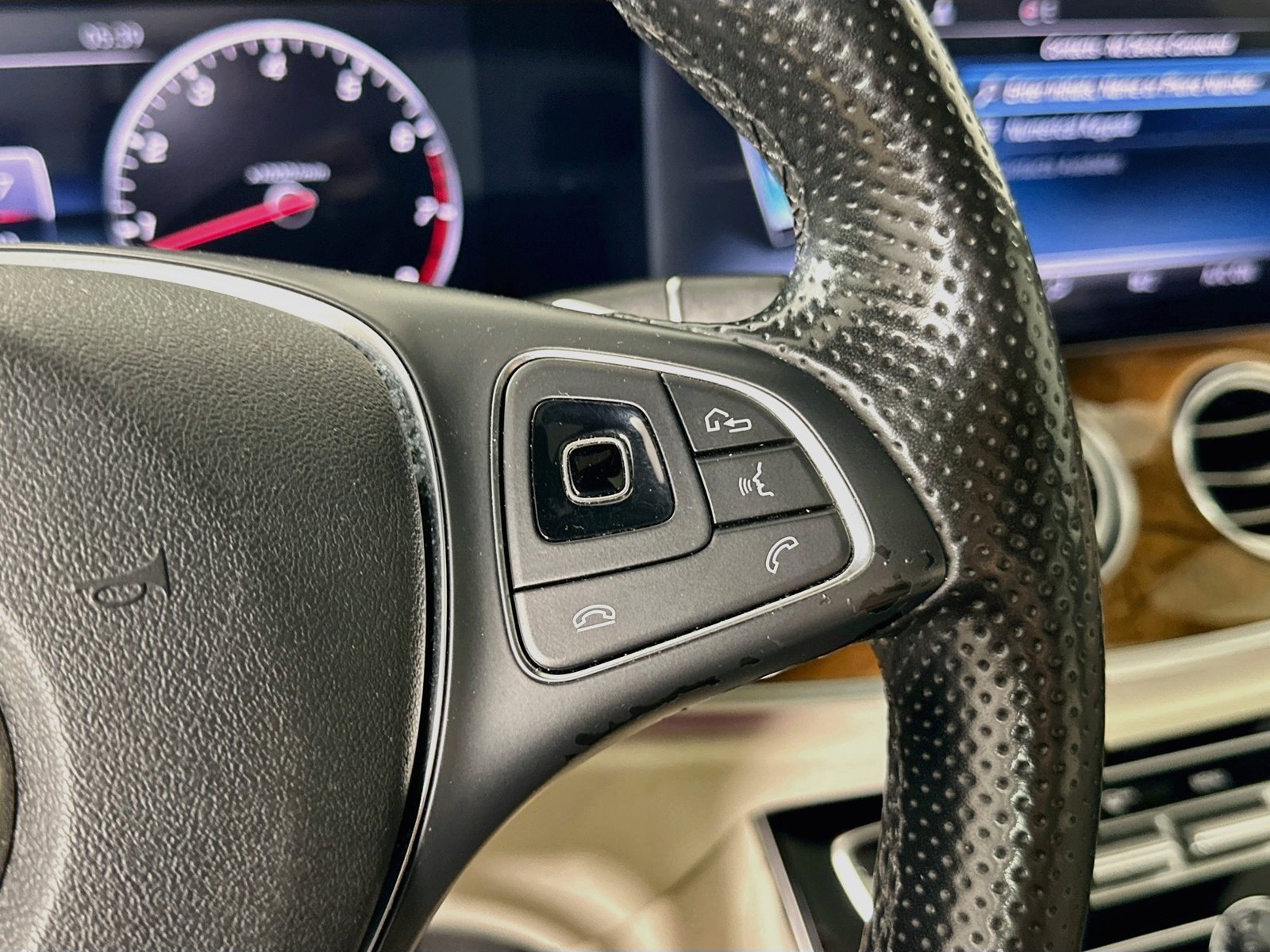 Used 2018 Mercedes-Benz E 300 4MATIC image 19