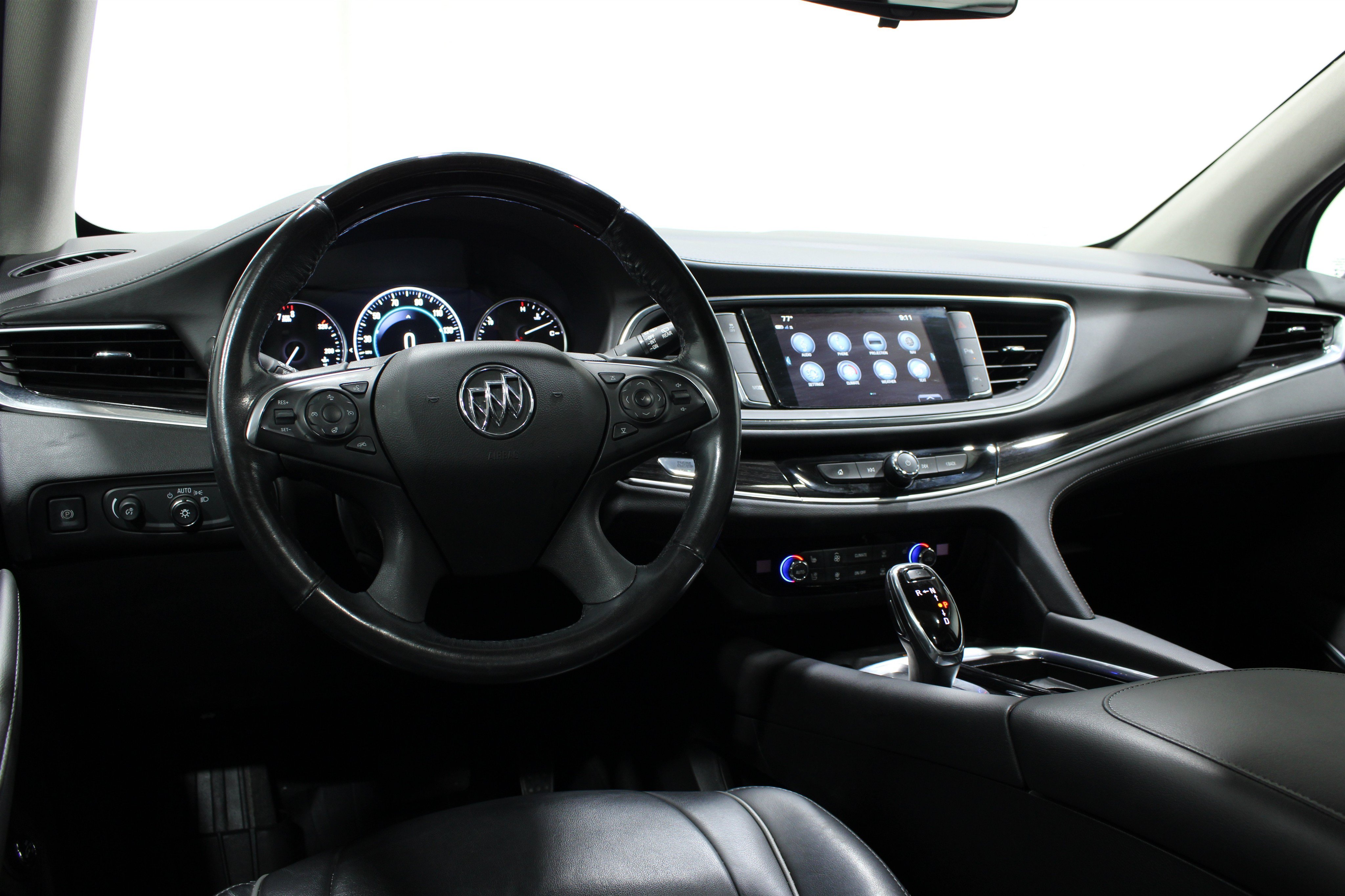 Used 2019 Buick Enclave Avenir w/ Avenir Technology Package FWD image 2