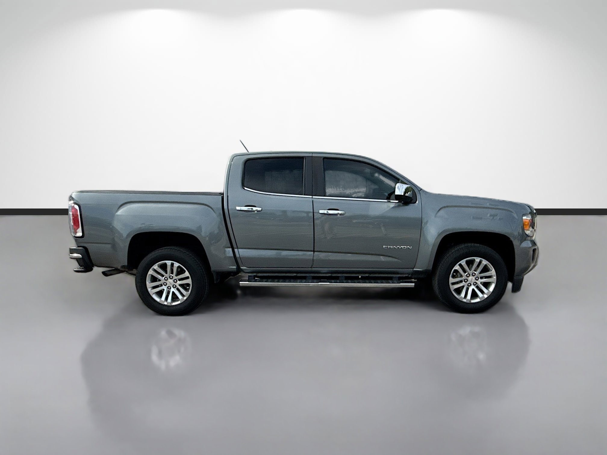 Used 2019 GMC Canyon SLT w/ Trailering Package RWD image 2