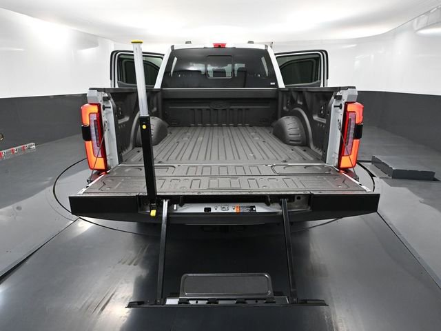 Used 2025 Ford F250 Platinum w/ FX4 Off-Road Package image 45