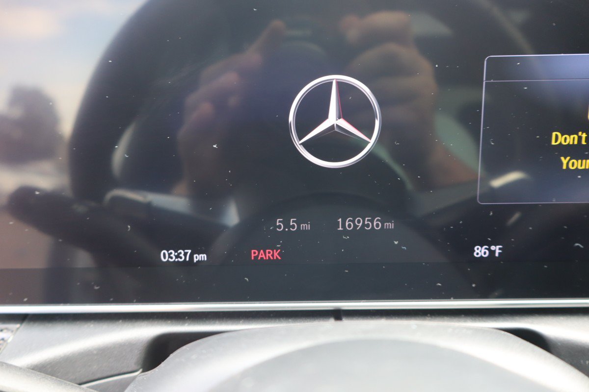 Used 2024 Mercedes-Benz C 63 AMG S w/ AMG Carbon Fiber Package II image 9