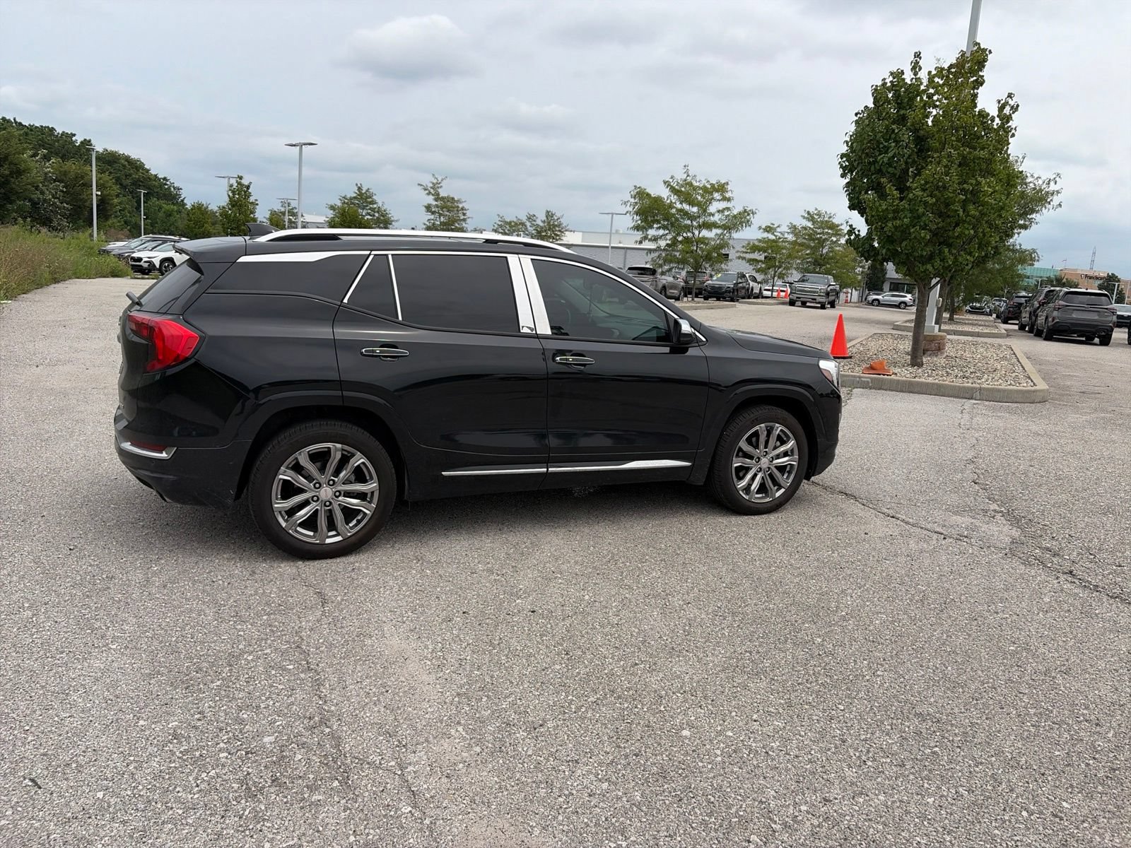 Used 2018 GMC Terrain Denali w/ Advanced Safety Package AWD/4WD image 11