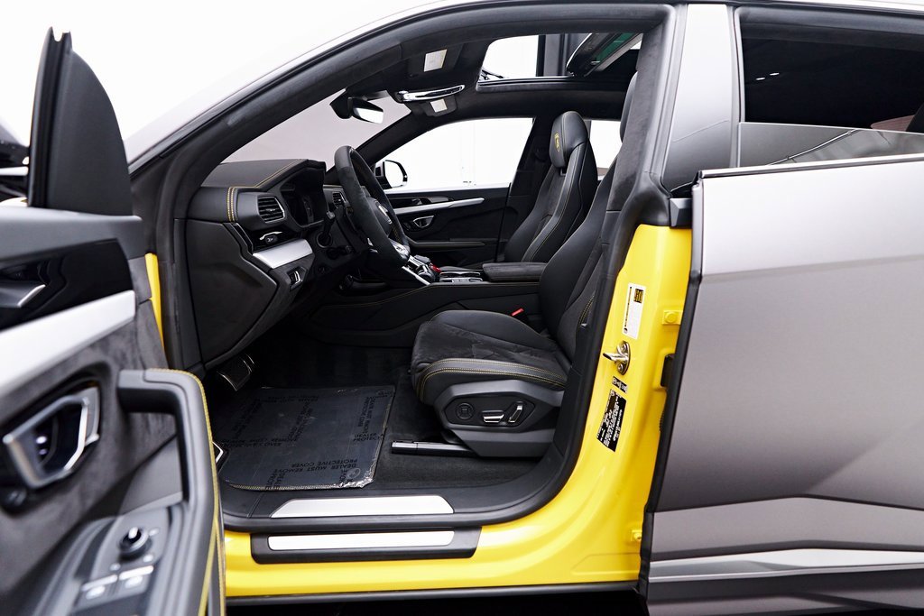 Used 2021 Lamborghini Urus image 36