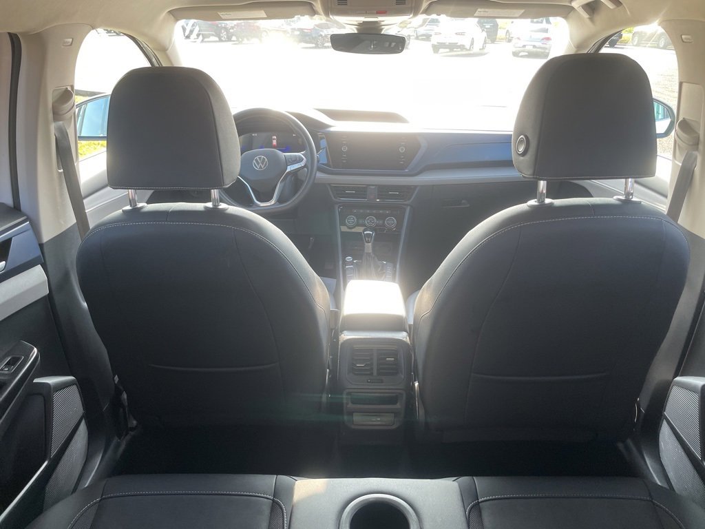 Used 2024 Volkswagen Taos SE image 14