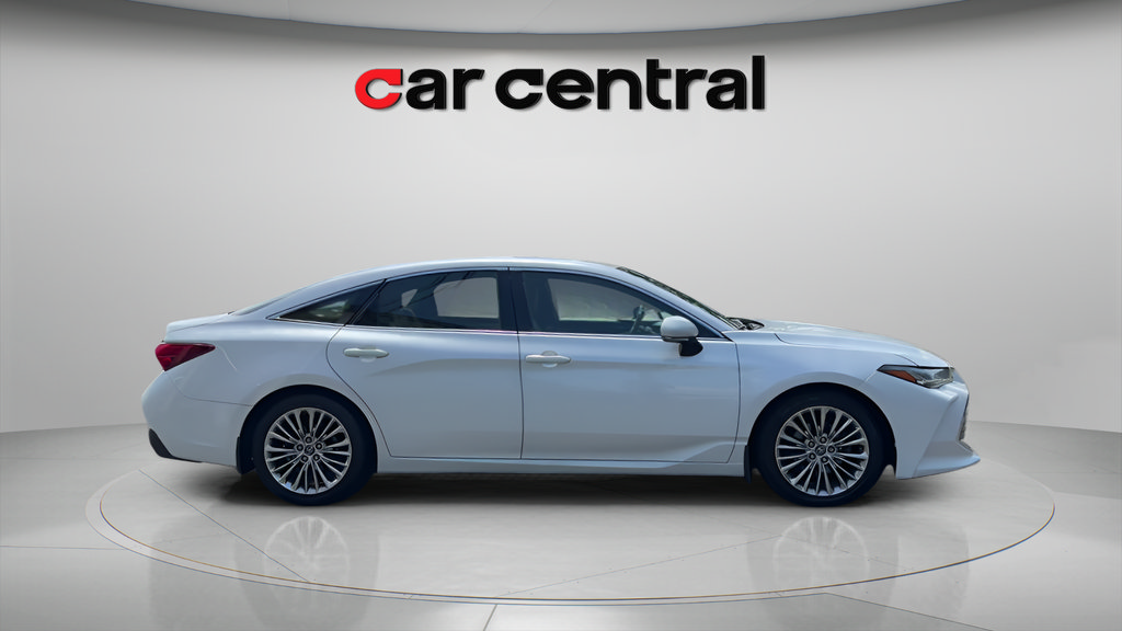 Used 2019 Toyota Avalon Limited FWD image 7