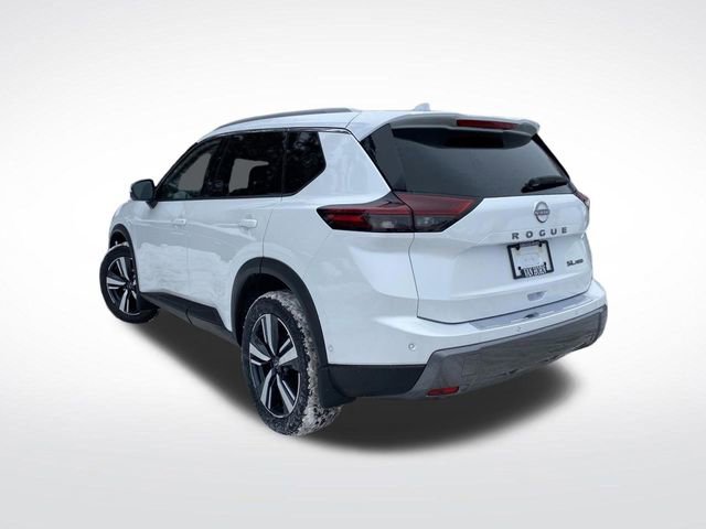 Used 2025 Nissan Rogue SL image 3