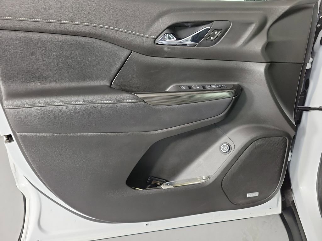 Used 2019 GMC Acadia SLT image 16