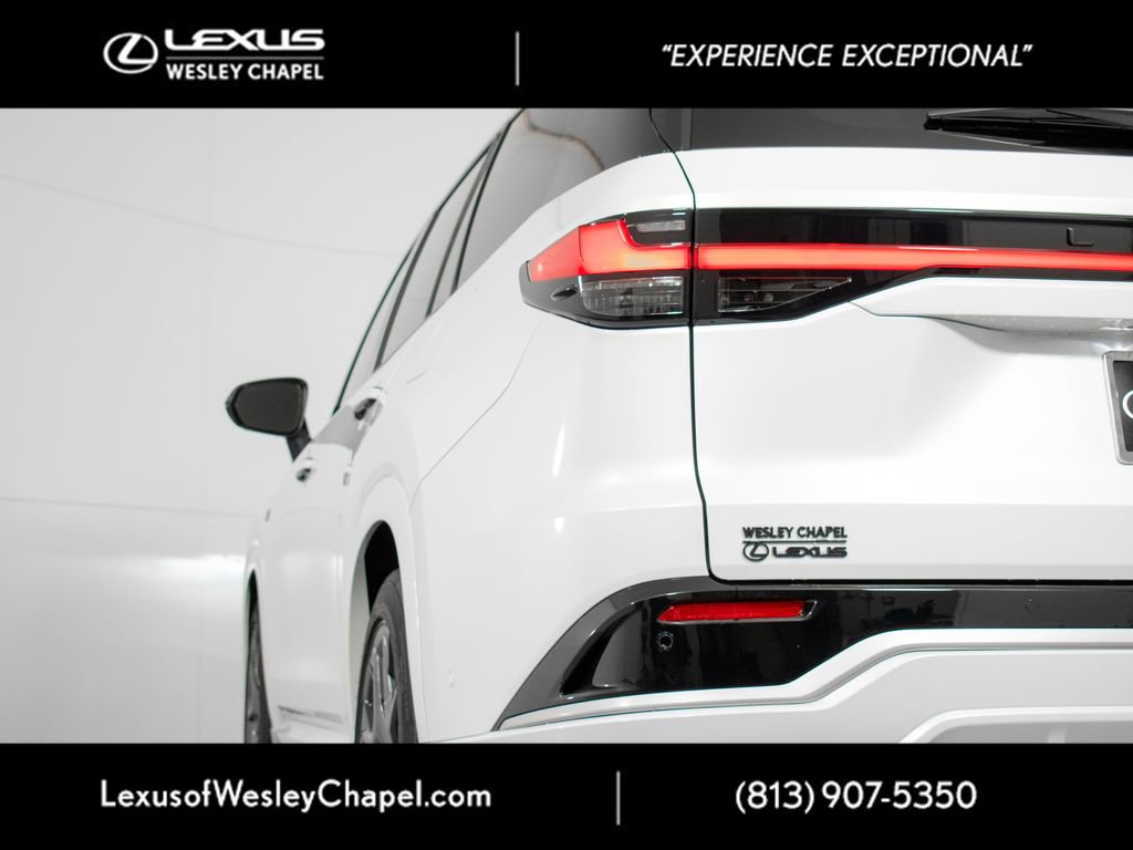 Used 2026 Lexus TX 500h AWD w/ Technology Package image 4