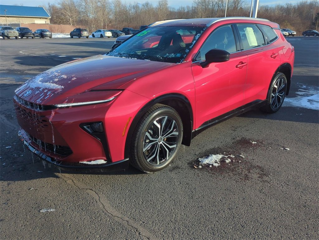 Used 2025 Toyota Crown Signia image 4