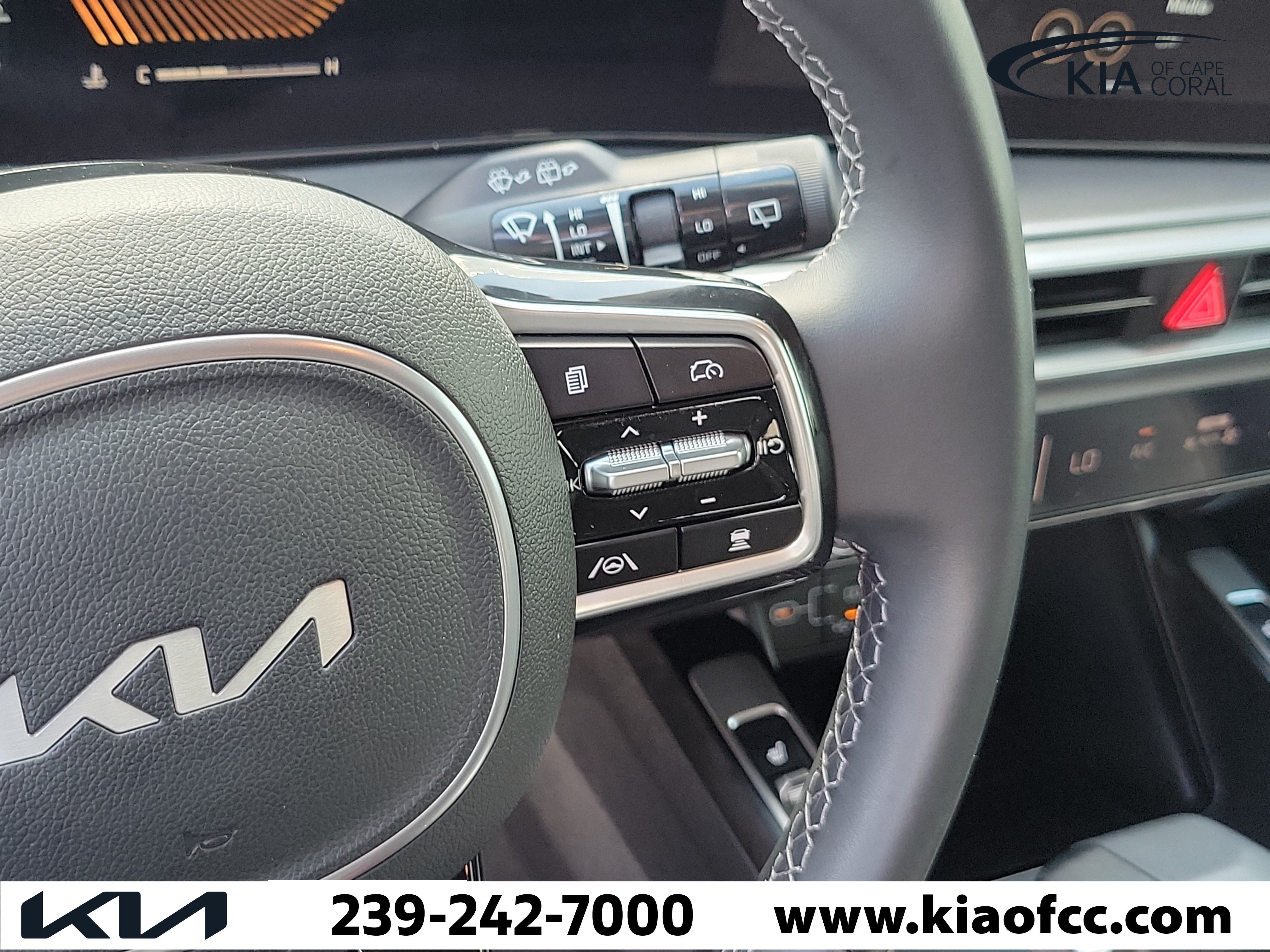 Certified 2025 Kia Sorento S FWD image 26