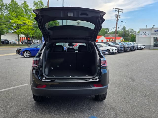 New 2026 Jeep Compass Latitude AWD/4WD image 32