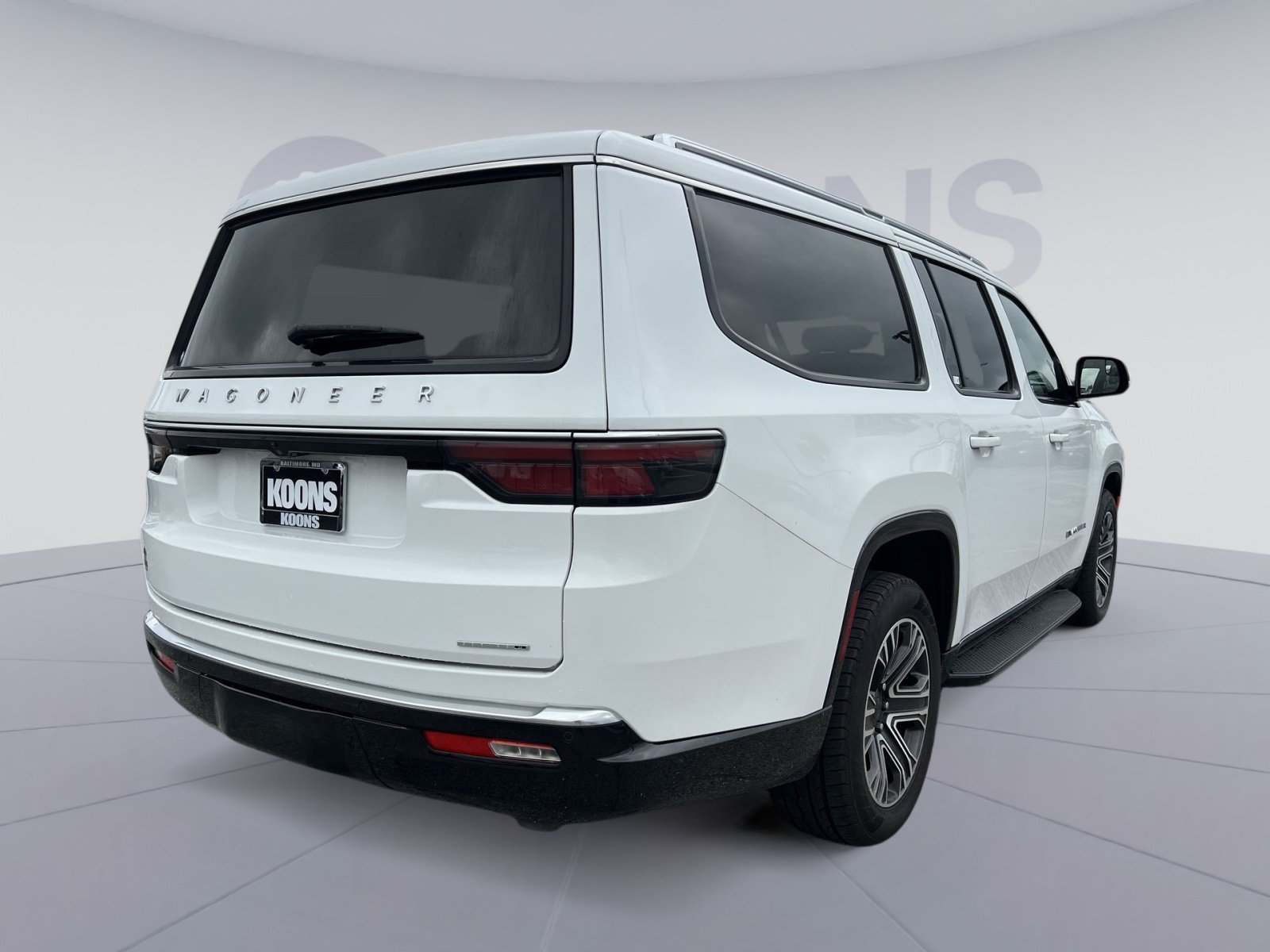 Used 2024 Jeep Wagoneer L Series II w/ Flexible Seating Group AWD/4WD image 7