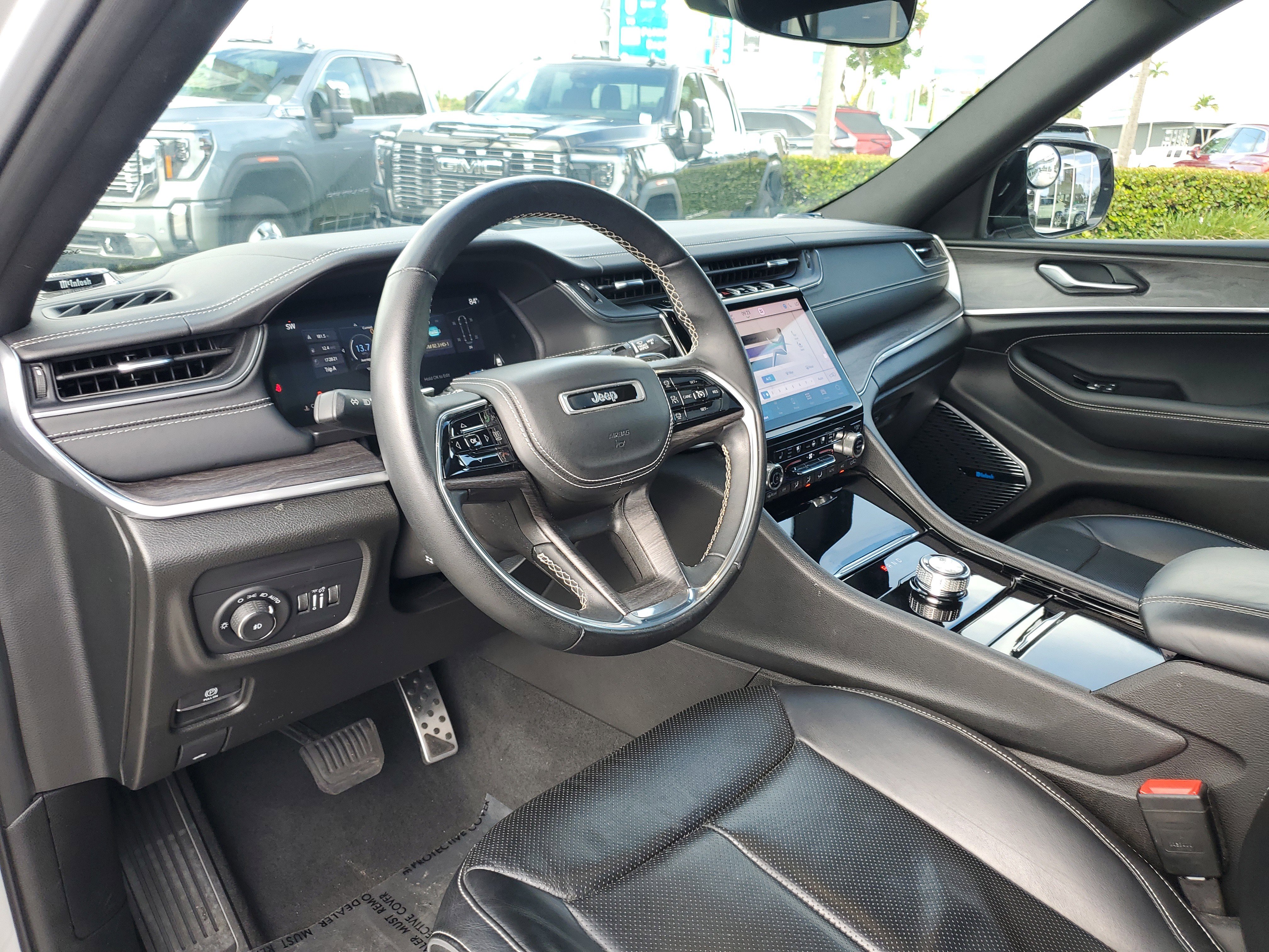 Used 2022 Jeep Grand Cherokee Overland image 9