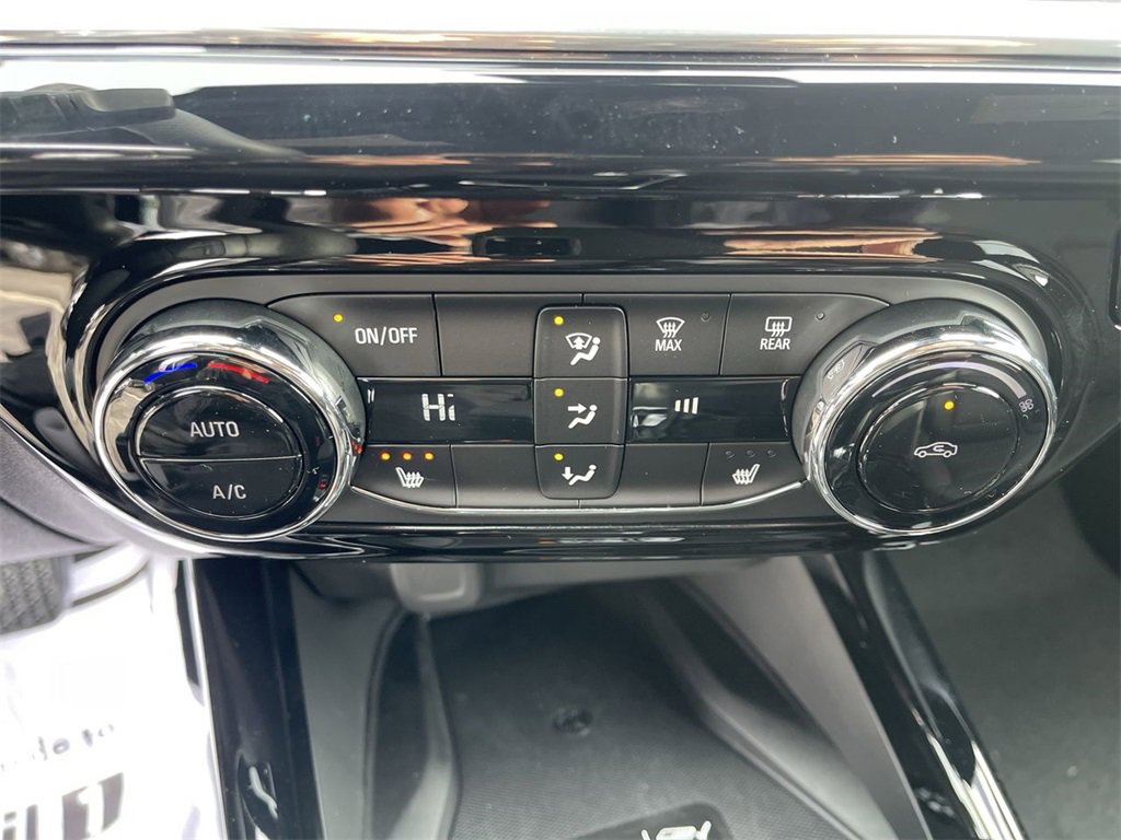 New 2026 Chevrolet Trax RS w/ Sunroof Package image 18