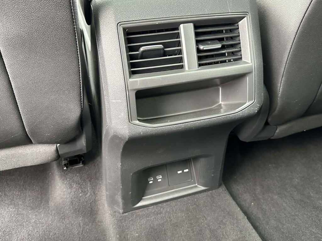 Used 2023 Volkswagen Atlas Cross Sport SE w/ Panoramic Sunroof Package image 15