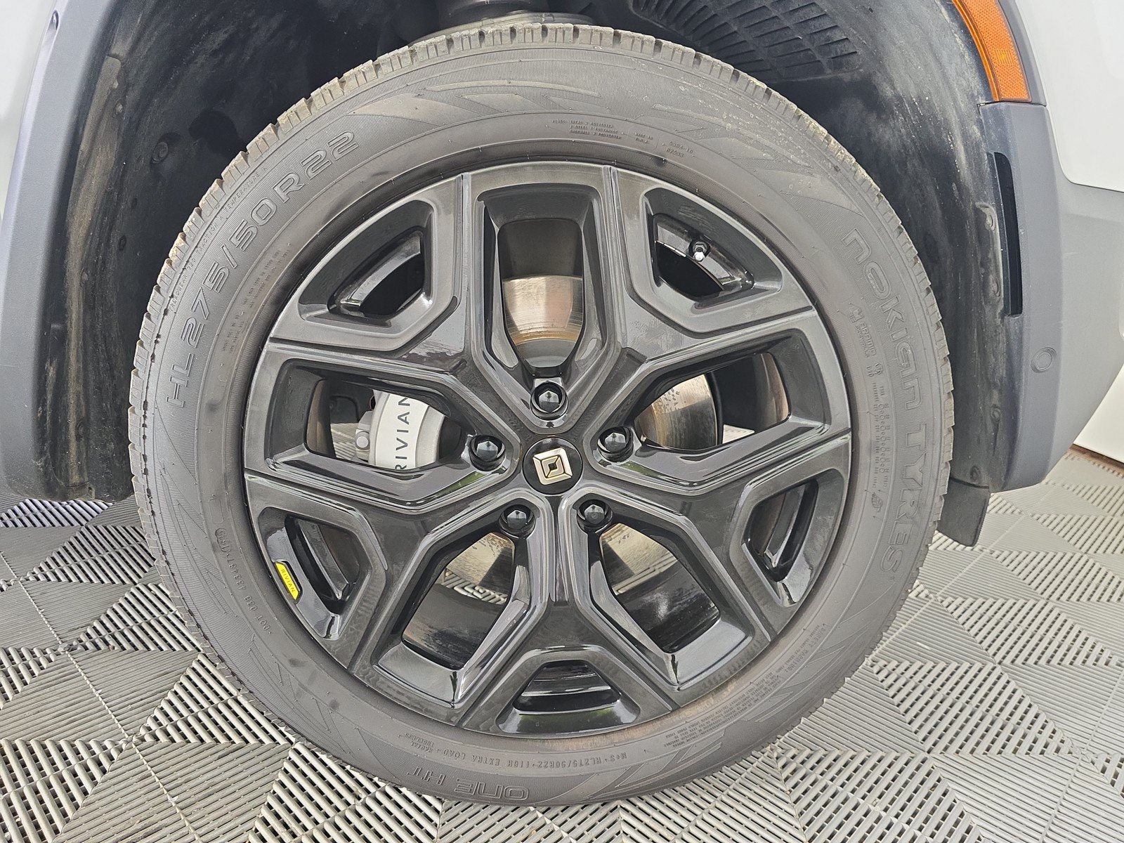 Used 2024 Rivian R1S Adventure AWD/4WD image 12