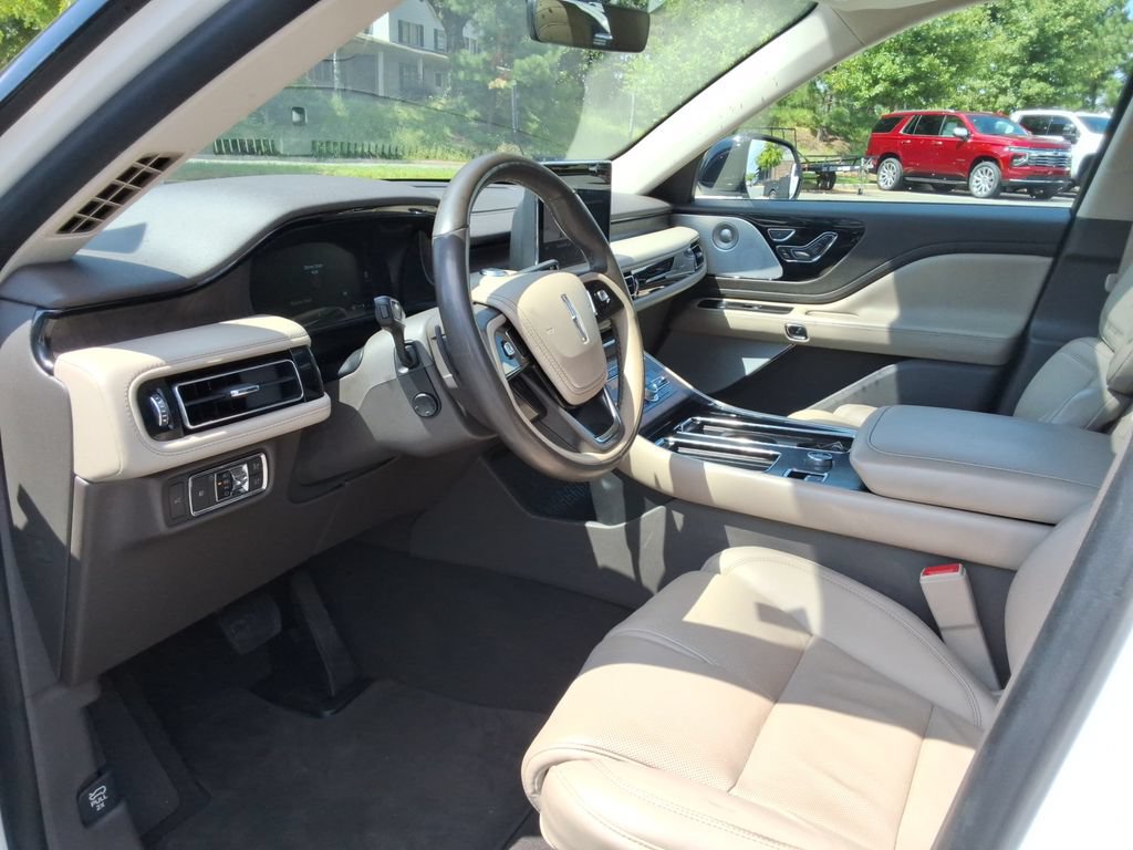 Used 2020 Lincoln Aviator Reserve w/ Equipment Group 202A AWD/4WD image 23