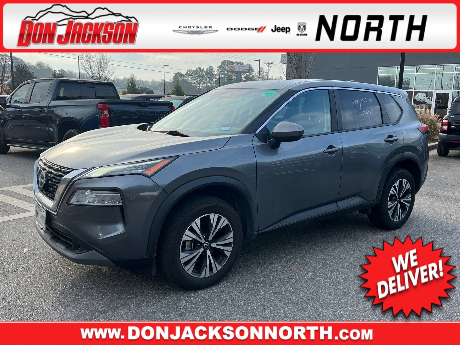 Used 2023 Nissan Rogue SV image 1