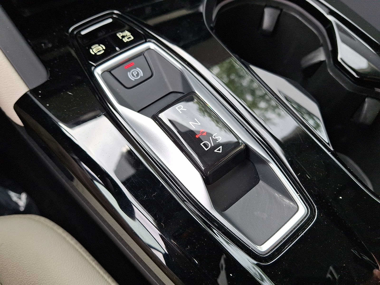 Certified 2025 Audi Q5 Premium w/ Convenience Package AWD/4WD image 18