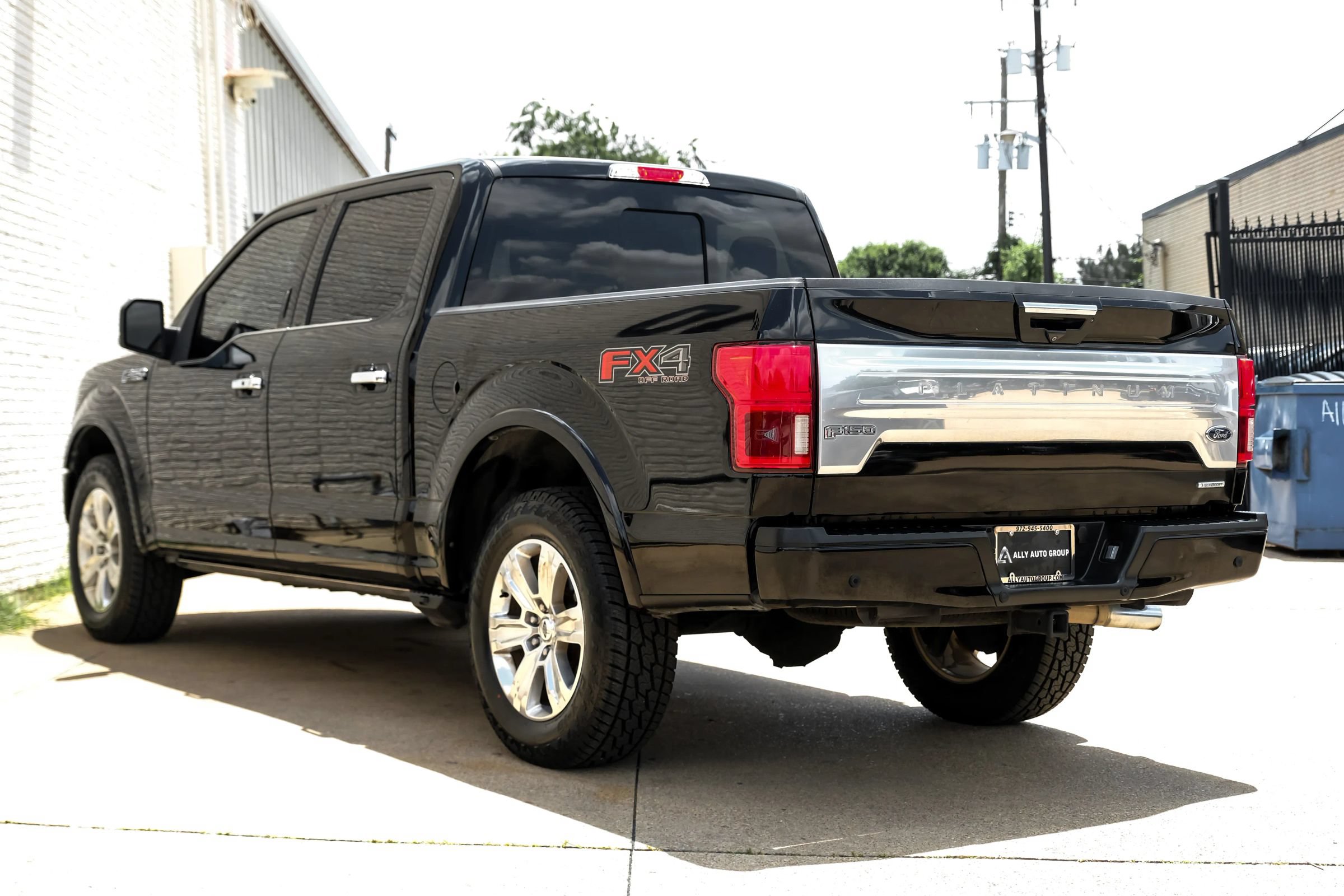 Used 2018 Ford F150 Platinum w/ Equipment Group 701A Luxury AWD/4WD image 8