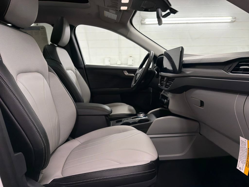 New 2026 Ford Escape SE w/ PHEV Premium Package image 30
