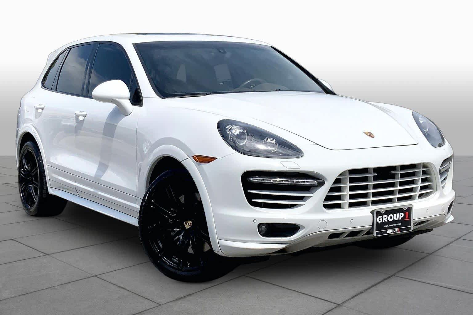 Used 2013 Porsche Cayenne Turbo AWD/4WD image 3