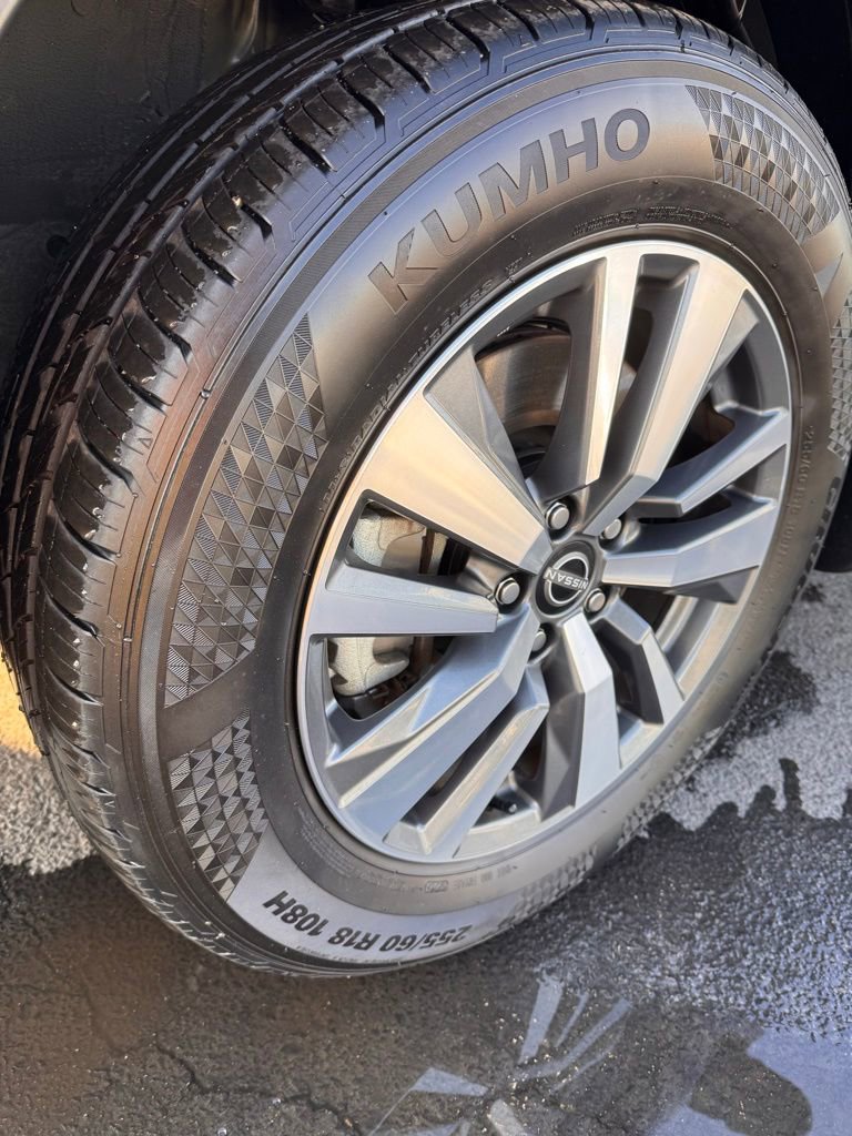 Used 2025 Nissan Pathfinder SL image 31