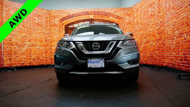 Used 2018 Nissan Rogue SV w/ Premium Package AWD/4WD image 2