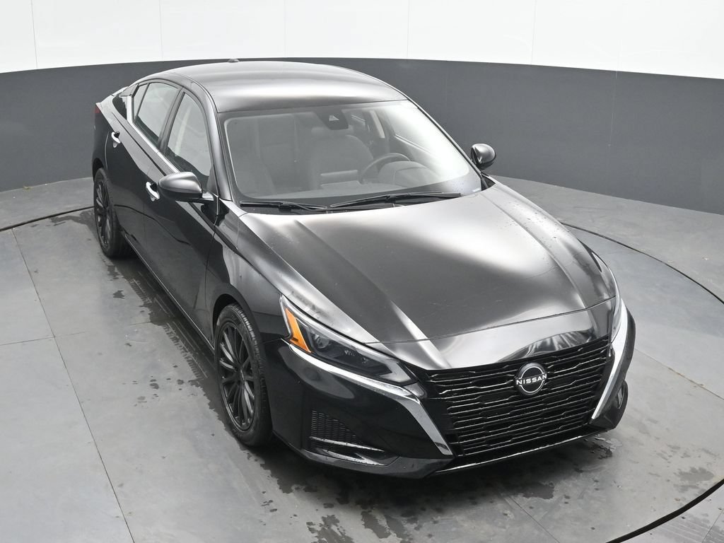 Used 2023 Nissan Altima 2.5 SV FWD image 32