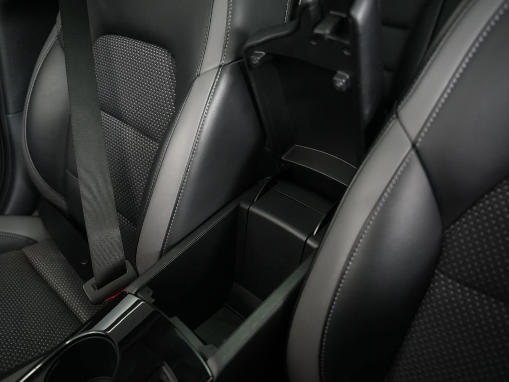 Used 2019 INFINITI QX30 w/ Navigation Package image 29