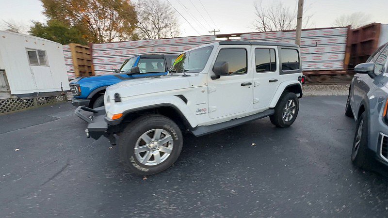 Used 2019 Jeep Wrangler Unlimited Sahara w/ Uconnect 4C Nav & Sound Group image 4