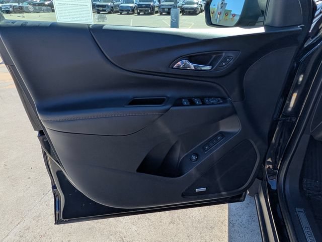 Used 2023 Chevrolet Equinox Premier AWD/4WD image 17