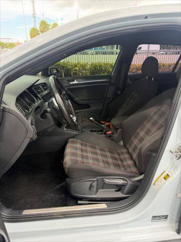Used 2018 Volkswagen GTI SE FWD image 14