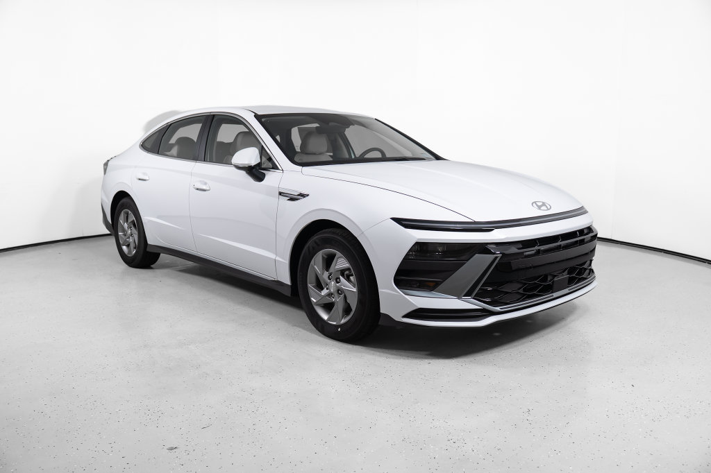 New 2026 Hyundai Sonata SE FWD image 2