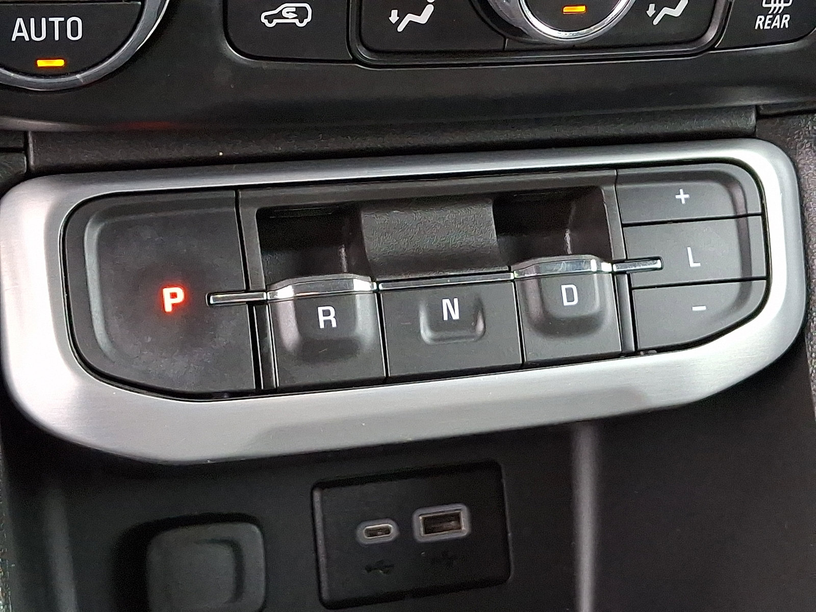Certified 2023 GMC Acadia SLE w/ Driver Convenience Package FWD image 15
