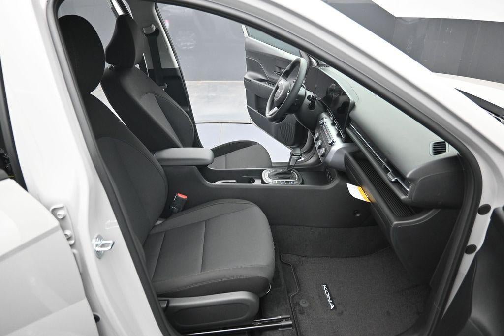 New 2027 Hyundai Kona SE FWD image 30