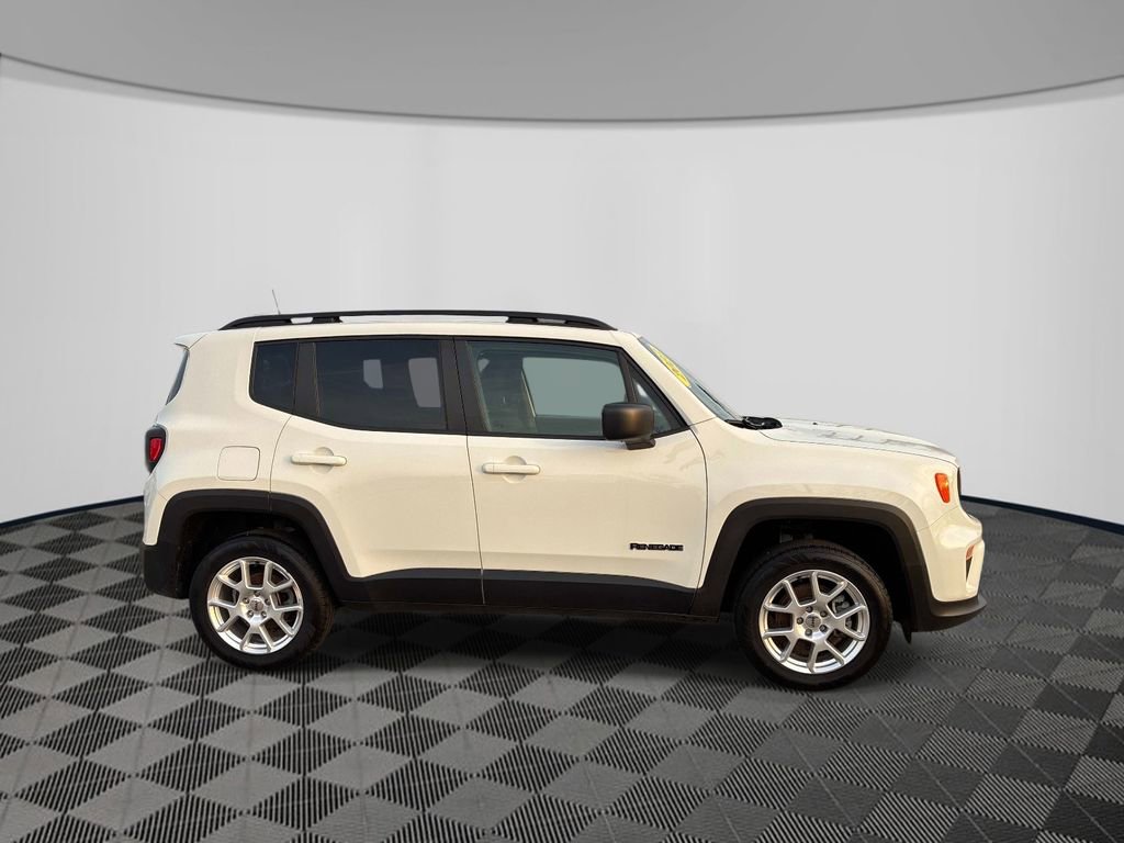Used 2023 Jeep Renegade Latitude w/ Premium Group AWD/4WD image 8