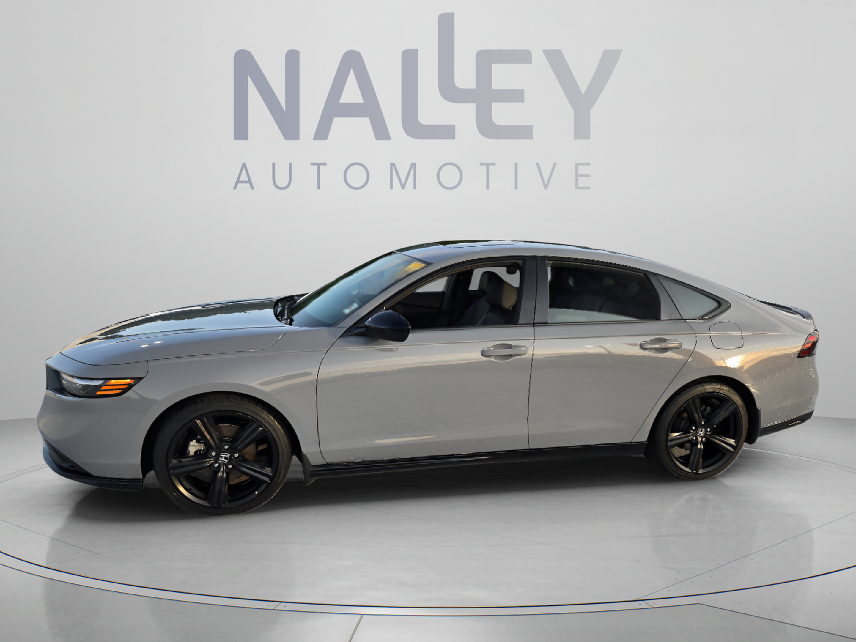 Used 2023 Honda Accord Sport image 2