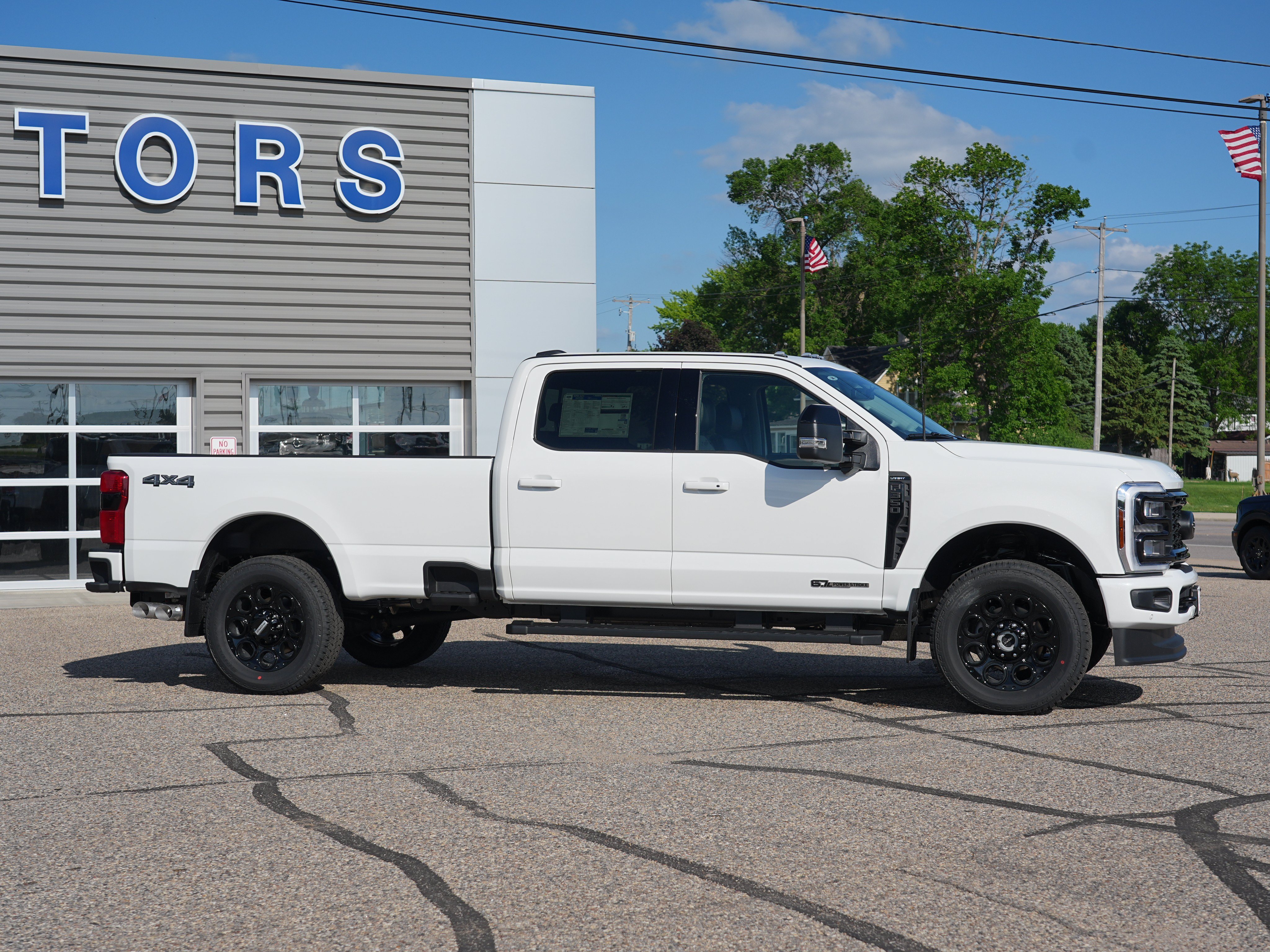 New 2026 Ford F350 4x4 Crew Cab Super Duty image 2