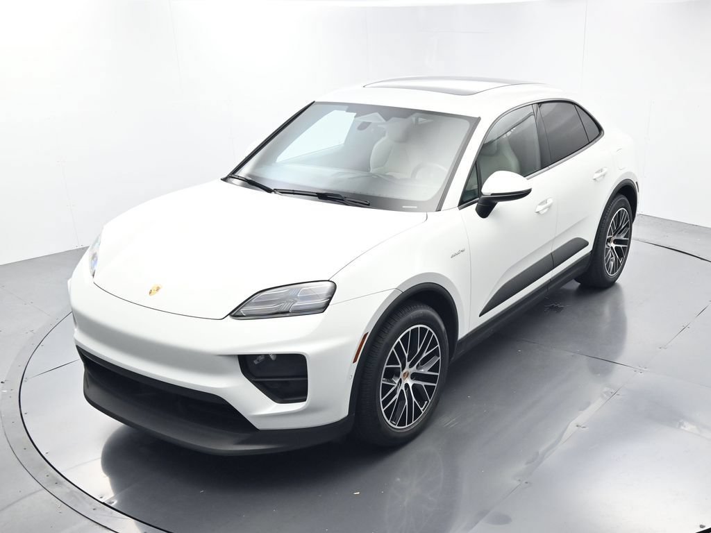 Certified 2025 Porsche Macan Electric RWD image 33