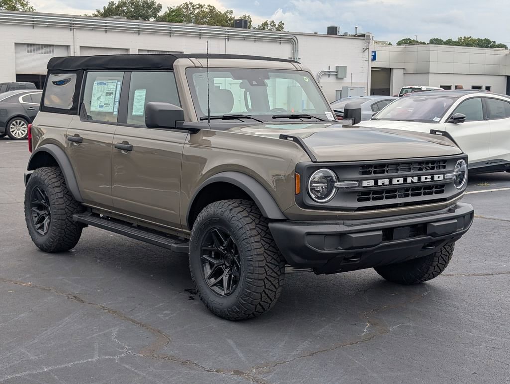 New 2025 Ford Bronco 4-Door image 3