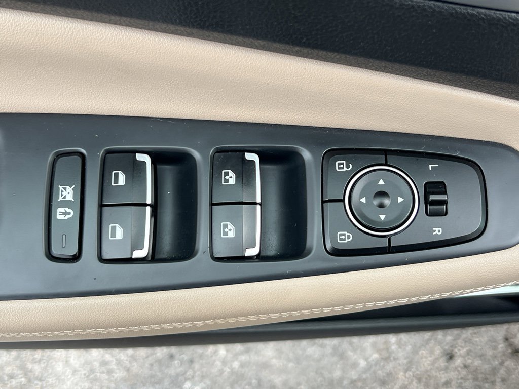 Used 2019 Hyundai Santa Fe AWD image 12