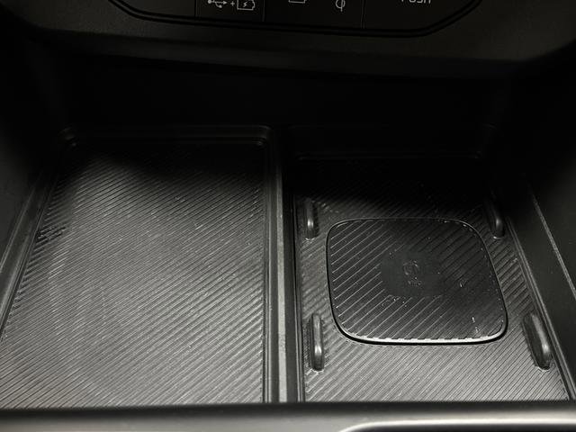 Used 2025 Kia Carnival SX image 26