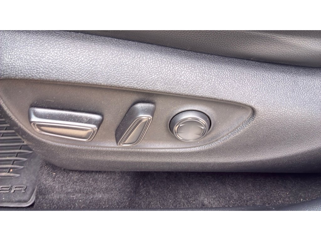 Used 2023 Toyota Highlander XLE image 11